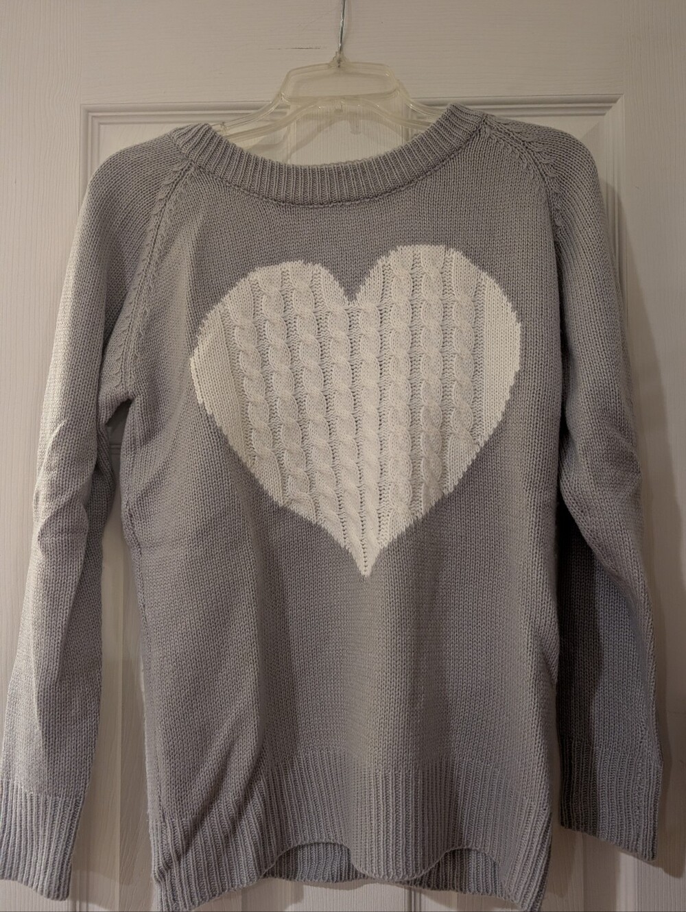 Women's Gray Heart Knit Sweater - Classic Cozy Style